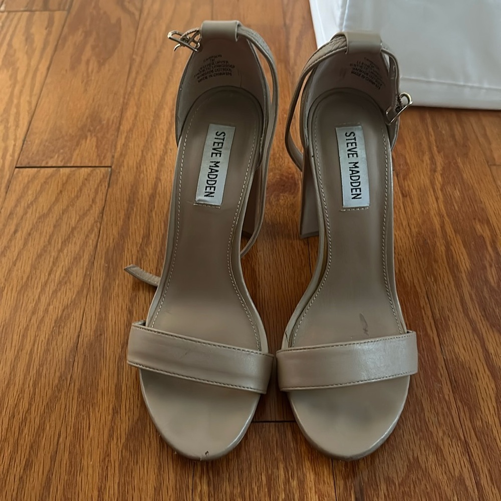 Steve Madden nude heels size 7